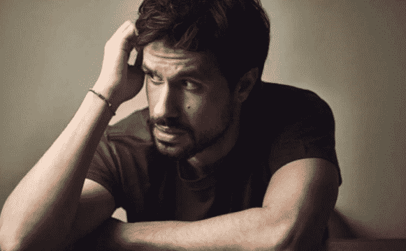 Σασμός alpha: Υπόθεση - χαρακτήρες - ηθοποιοί