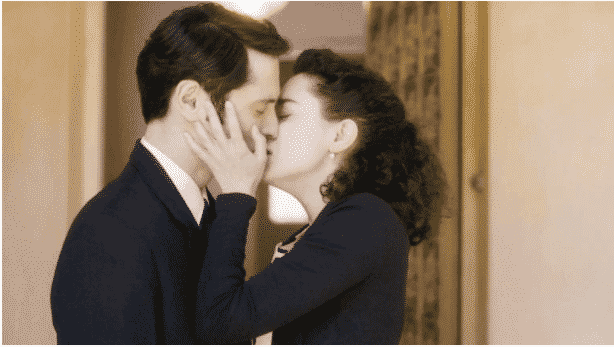 Άγριες Μέλισσες: Γραμματικός και Πηνελόπη ανταλλάζουν ένα τελευταίο φιλί λίγο πριν το τέλος