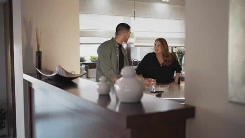 Γη της Ελιάς Spoiler: «Θα μάθουν όλοι στη Μάνη ότι είμαστε ζευγάρι» Ο Δημήτρης απειλεί την Αθηνά