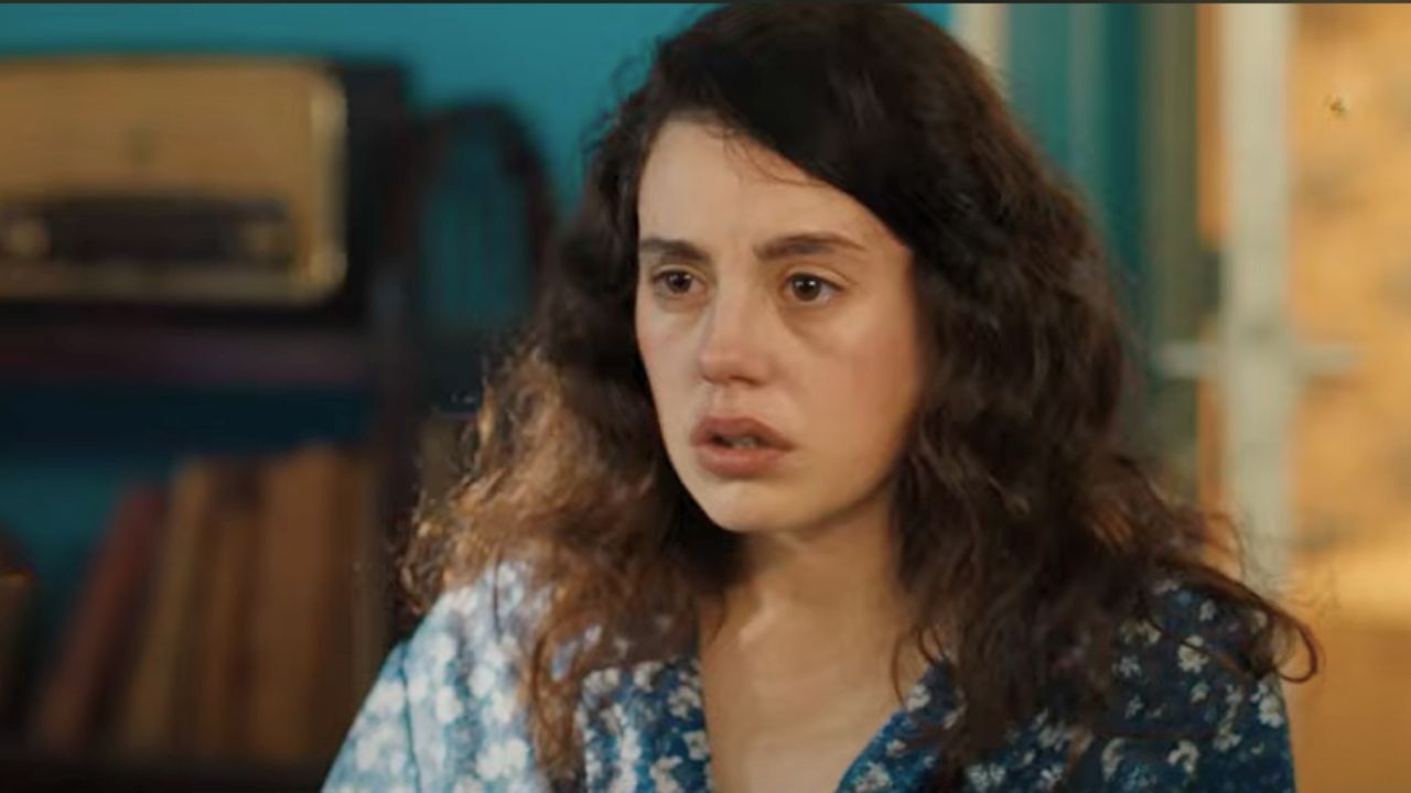 Οι Ψυχοκόρες - Την στριμώχνει και εκείνη ενδίδει