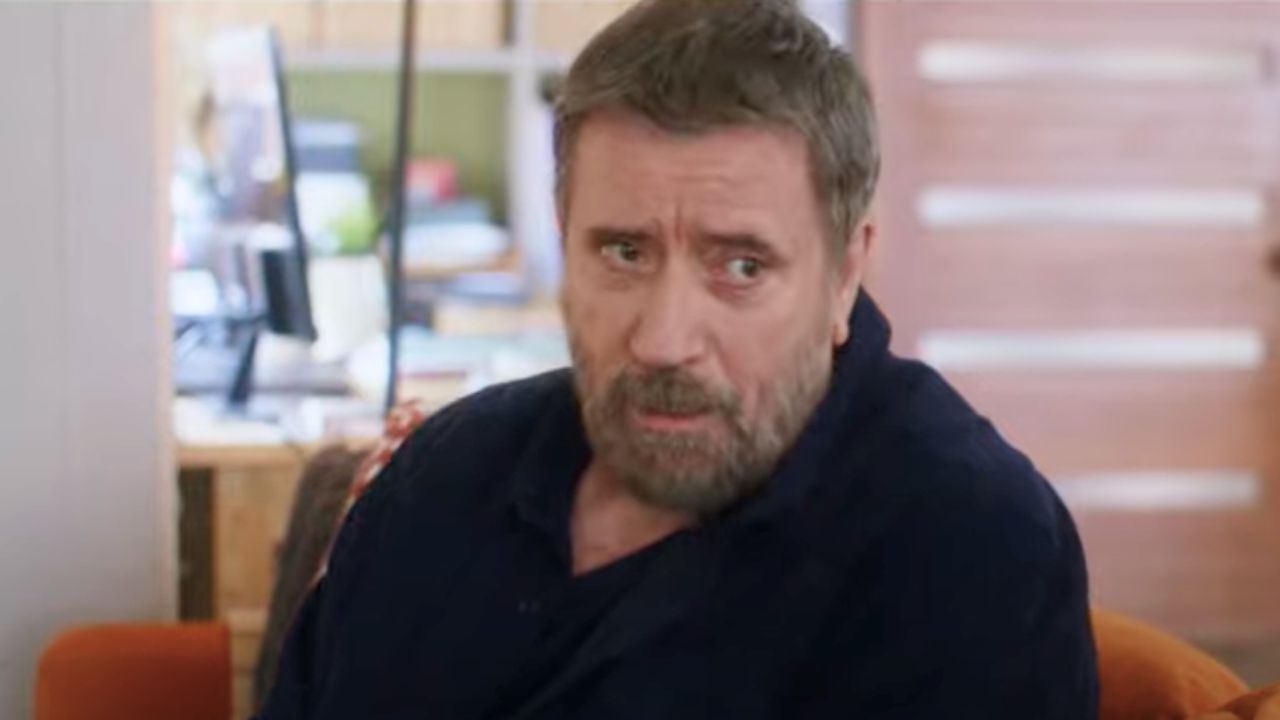 Κάνε Ότι Κοιμάσαι Β’ Κύκλος Επεισόδιο 62 - Ο Νικόλας υποψιάζεται τον Δαμασκηνό