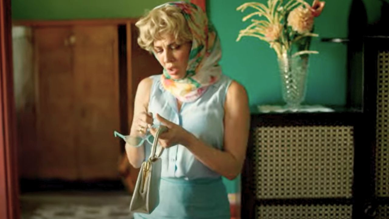 Οι Ψυχοκόρες επεισόδια - Την πετάει σαν την τρίχα απο το ζυμάρι