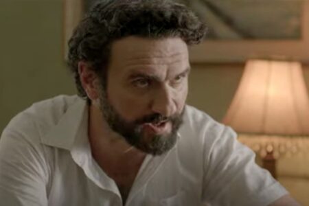 Το Προξενιό Της Ιουλίας – Τρώει μπαμπέσικα τον Προβιό