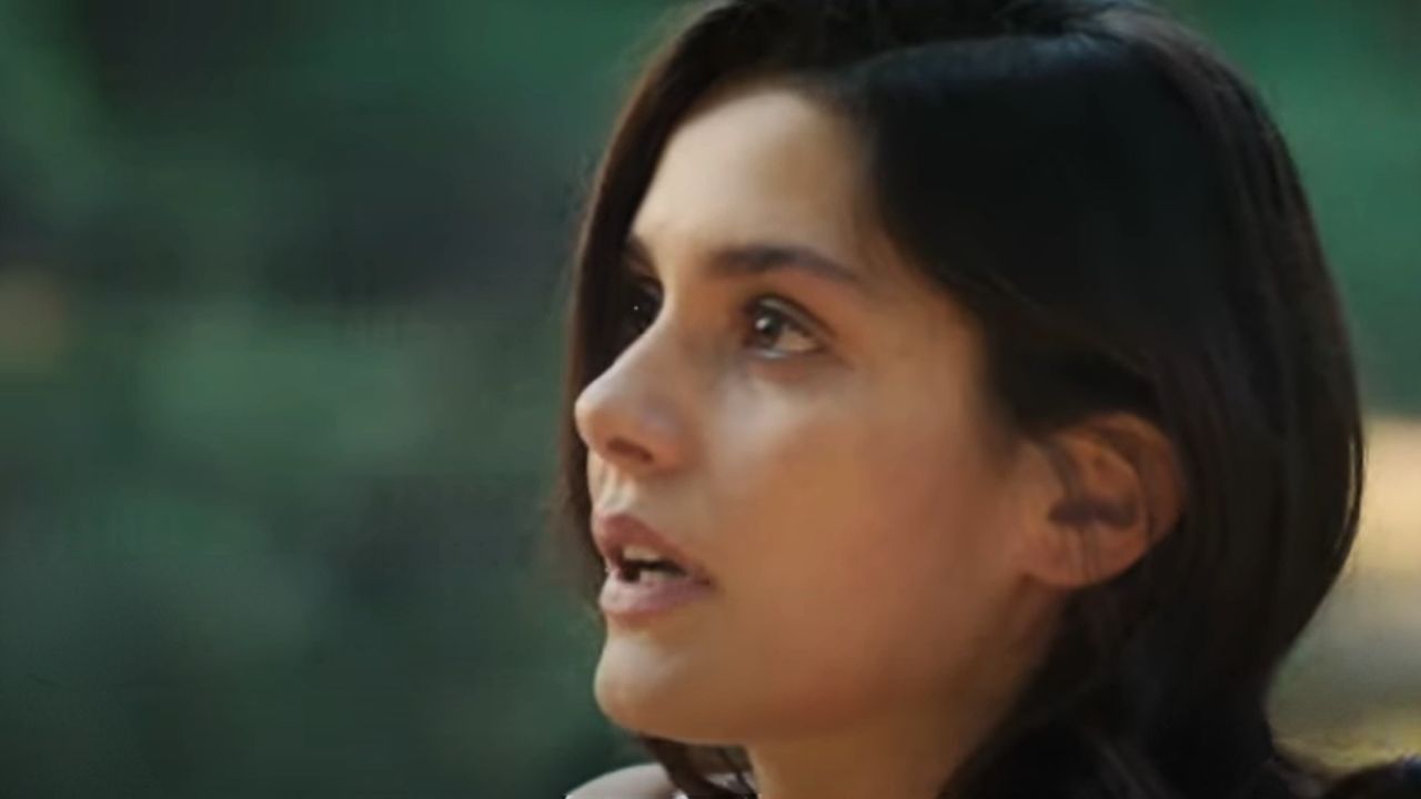 Ψυχοκόρες - Έξαλλος, παλεύει να πνίξει την Δεσποινιώ