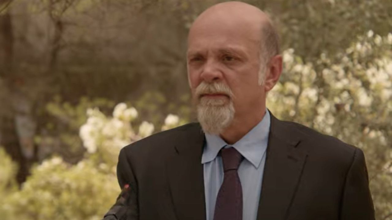 Παγιδευμένοι - Ένα κολιέ και μερικές τρίχες σκιαγραφούν τον δολοφόνο