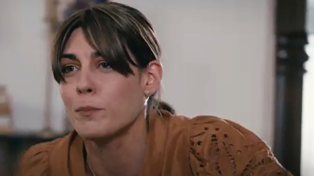 Ταμπού - Η Μελία στήνει στον τοίχο Πέρσα - Έκτορα